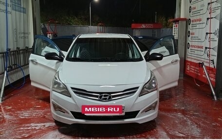 Hyundai Solaris II рестайлинг, 2015 год, 550 000 рублей, 2 фотография