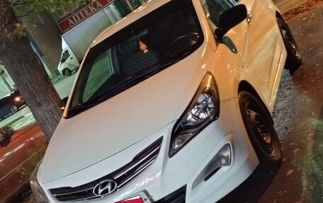 Hyundai Solaris II рестайлинг, 2015 год, 550 000 рублей, 4 фотография