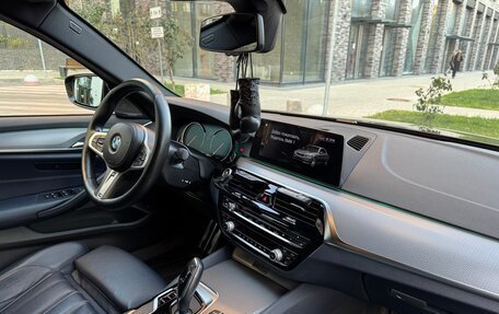 BMW 5 серия, 2018 год, 4 490 000 рублей, 14 фотография