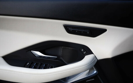 Jaguar E-Pace, 2019 год, 3 149 000 рублей, 20 фотография