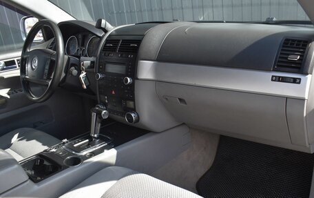 Volkswagen Touareg III, 2005 год, 539 888 рублей, 20 фотография