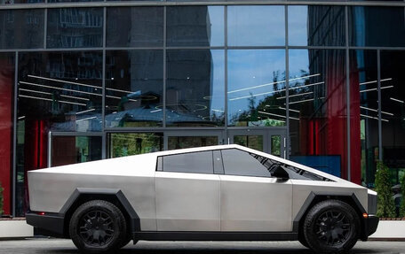 Tesla Cybertruck, 2026 год, 24 000 000 рублей, 4 фотография