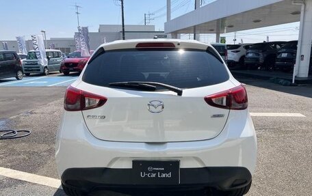 Mazda Demio IV, 2015 год, 780 000 рублей, 6 фотография