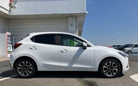 Mazda Demio IV, 2015 год, 780 000 рублей, 8 фотография