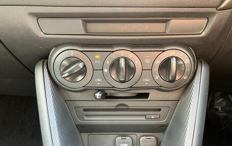 Mazda Demio IV, 2015 год, 780 000 рублей, 12 фотография