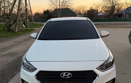 Hyundai Solaris II рестайлинг, 2018 год, 1 200 000 рублей, 1 фотография