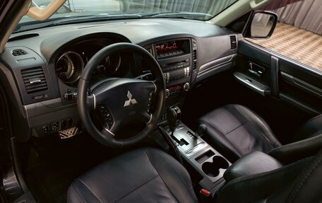 Mitsubishi Pajero IV, 2013 год, 1 795 000 рублей, 13 фотография