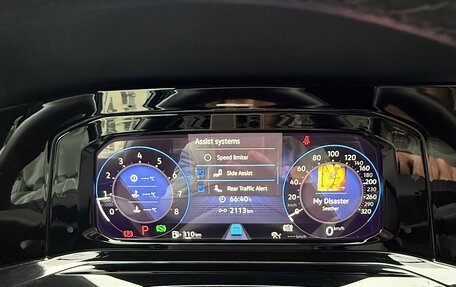 Volkswagen Golf VIII, 2021 год, 2 800 000 рублей, 13 фотография