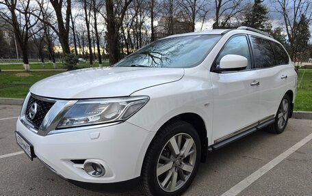 Nissan Pathfinder, 2014 год, 1 850 000 рублей, 2 фотография