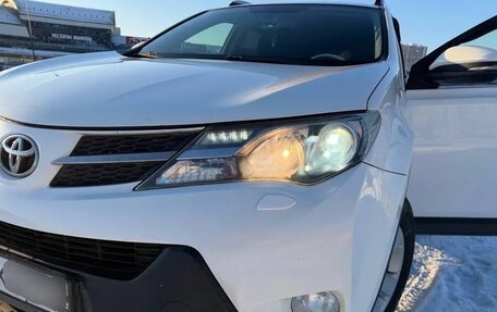 Toyota RAV4, 2013 год, 2 200 000 рублей, 4 фотография