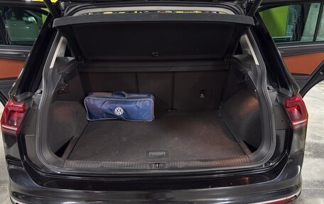 Volkswagen Tiguan II, 2019 год, 2 950 000 рублей, 13 фотография