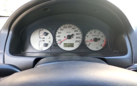 Mazda 323, 2002 год, 179 000 рублей, 9 фотография