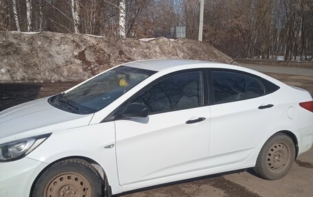 Hyundai Solaris II рестайлинг, 2013 год, 700 000 рублей, 5 фотография