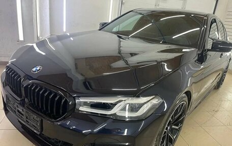 BMW 5 серия, 2022 год, 5 430 000 рублей, 2 фотография