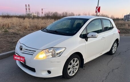 Toyota Auris II, 2012 год, 999 000 рублей, 3 фотография