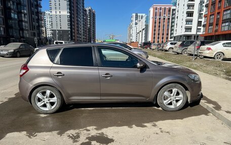 KIA cee'd I рестайлинг, 2010 год, 650 000 рублей, 3 фотография