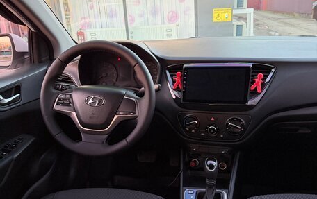 Hyundai Solaris II рестайлинг, 2018 год, 1 200 000 рублей, 6 фотография