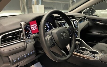 Toyota Camry, 2020 год, 3 400 000 рублей, 10 фотография