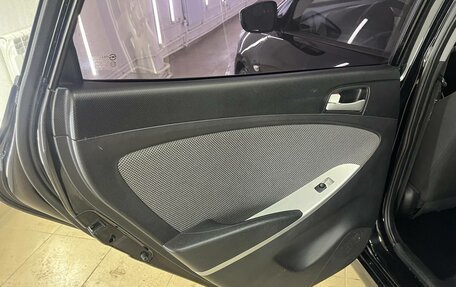 Hyundai Solaris II рестайлинг, 2011 год, 930 000 рублей, 24 фотография