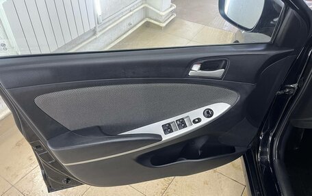 Hyundai Solaris II рестайлинг, 2011 год, 930 000 рублей, 32 фотография