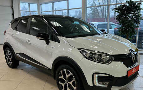 Renault Kaptur I рестайлинг, 2017 год, 1 590 000 рублей, 2 фотография