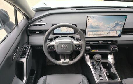 Toyota RAV4, 2025 год, 4 690 000 рублей, 3 фотография