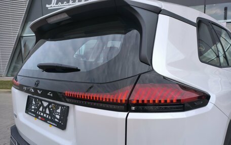 Toyota RAV4, 2025 год, 4 690 000 рублей, 15 фотография