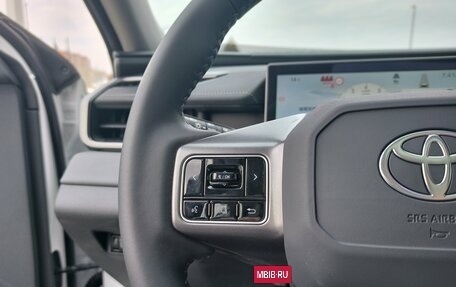 Toyota RAV4, 2025 год, 4 690 000 рублей, 32 фотография