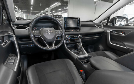 Toyota RAV4, 2022 год, 3 800 000 рублей, 7 фотография