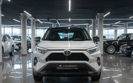 Toyota RAV4, 2022 год, 3 800 000 рублей, 3 фотография