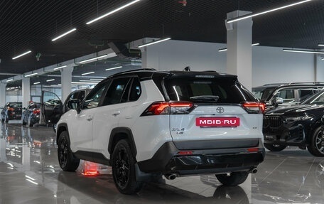 Toyota RAV4, 2022 год, 3 800 000 рублей, 4 фотография