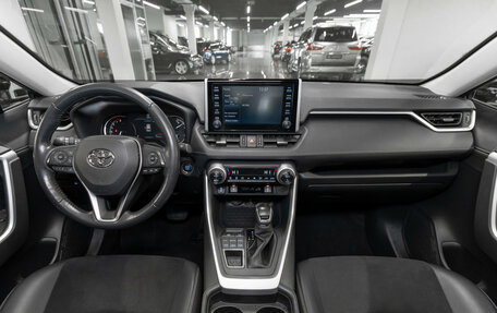 Toyota RAV4, 2022 год, 3 800 000 рублей, 8 фотография