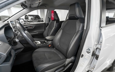 Toyota RAV4, 2022 год, 3 800 000 рублей, 9 фотография