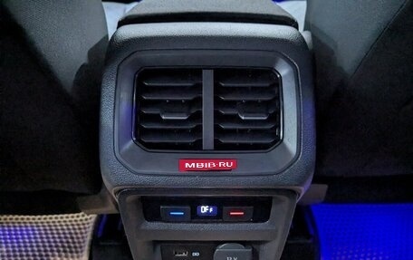 Volkswagen Tiguan II, 2020 год, 2 700 000 рублей, 13 фотография