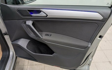 Volkswagen Tiguan II, 2020 год, 2 700 000 рублей, 20 фотография