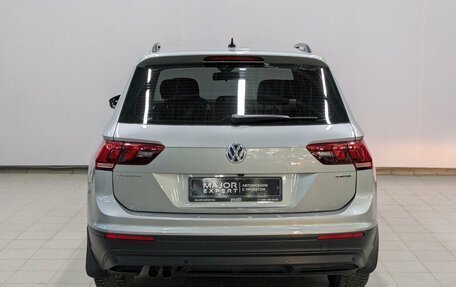 Volkswagen Tiguan II, 2020 год, 2 700 000 рублей, 24 фотография