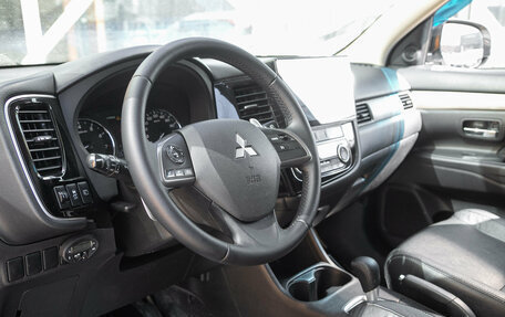 Mitsubishi Outlander III рестайлинг 3, 2013 год, 1 475 000 рублей, 11 фотография