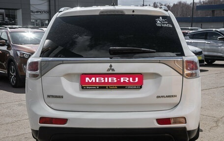 Mitsubishi Outlander III рестайлинг 3, 2013 год, 1 475 000 рублей, 8 фотография
