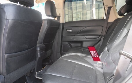 Mitsubishi Outlander III рестайлинг 3, 2013 год, 1 475 000 рублей, 12 фотография