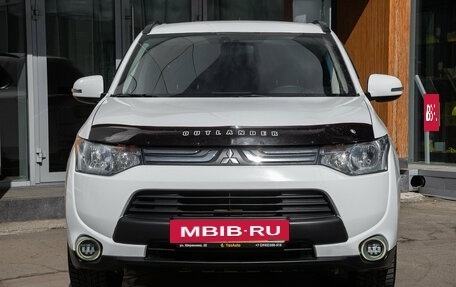 Mitsubishi Outlander III рестайлинг 3, 2013 год, 1 475 000 рублей, 5 фотография