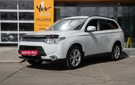 Mitsubishi Outlander III рестайлинг 3, 2013 год, 1 475 000 рублей, 3 фотография