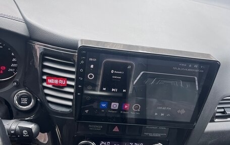 Mitsubishi Outlander III рестайлинг 3, 2016 год, 1 950 000 рублей, 8 фотография