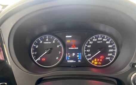 Mitsubishi Outlander III рестайлинг 3, 2016 год, 1 950 000 рублей, 12 фотография