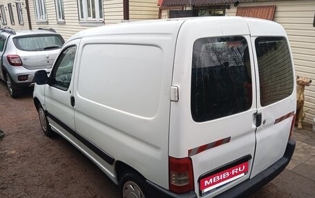 Peugeot Partner II рестайлинг 2, 2010 год, 335 000 рублей, 24 фотография