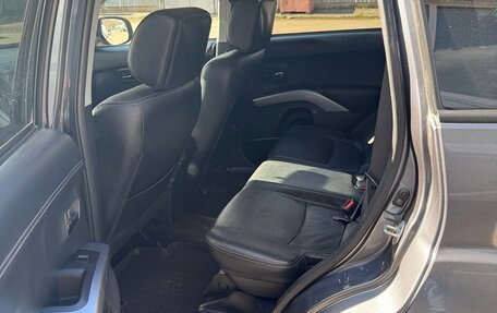 Mitsubishi Outlander III рестайлинг 3, 2012 год, 1 000 000 рублей, 8 фотография