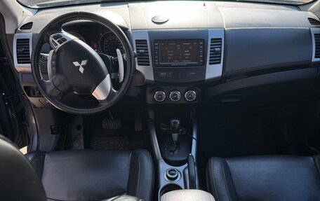 Mitsubishi Outlander III рестайлинг 3, 2012 год, 1 000 000 рублей, 11 фотография