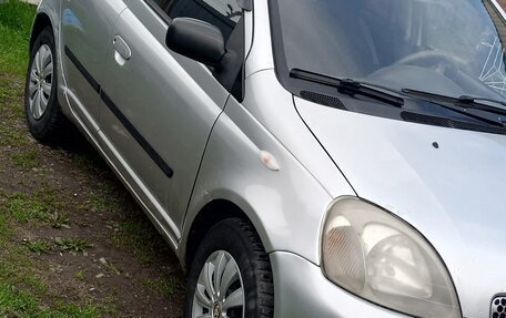 Toyota Yaris I рестайлинг, 1999 год, 320 000 рублей, 2 фотография