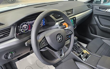 Skoda Superb III рестайлинг, 2025 год, 3 310 000 рублей, 24 фотография