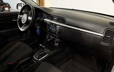 KIA Rio IV, 2018 год, 1 350 000 рублей, 10 фотография