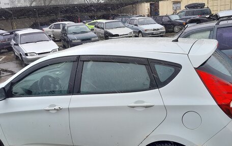 Hyundai Solaris II рестайлинг, 2011 год, 590 000 рублей, 2 фотография